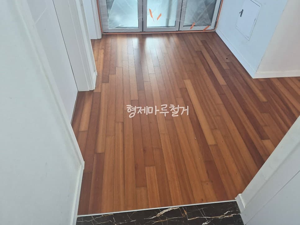대전 유성구 마루철거 관평동 테크노 4단지 주방 거실 철거와 바닥샌딩