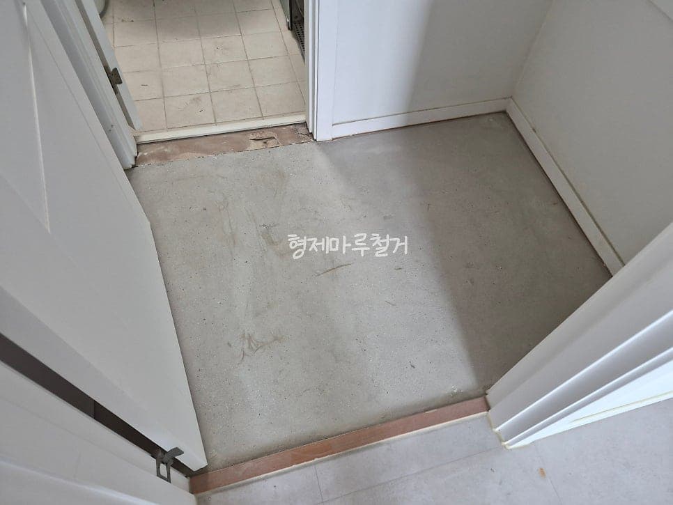관평동 테크노 4단지 바닥 철거 현장 사진 12