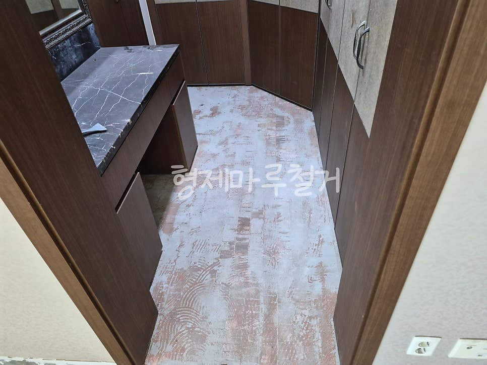 사직동 두산위브 더제니스 바닥 철거 현장 사진 13