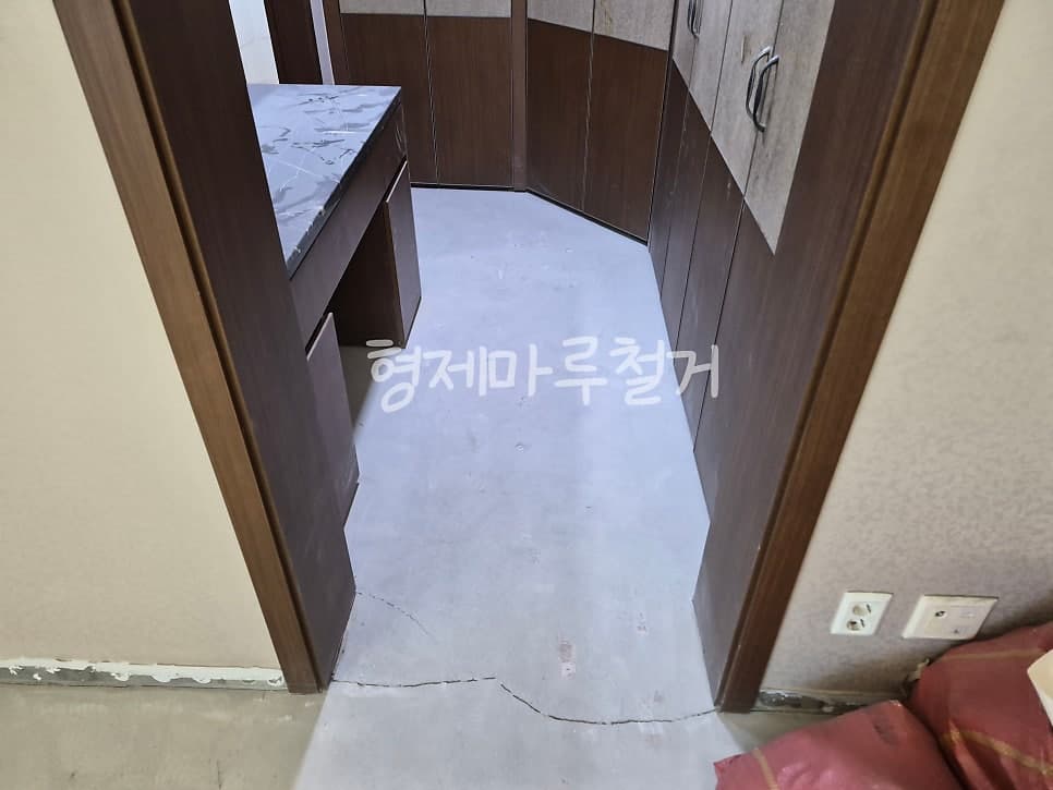사직동 두산위브 더제니스 바닥 철거 현장 사진 14