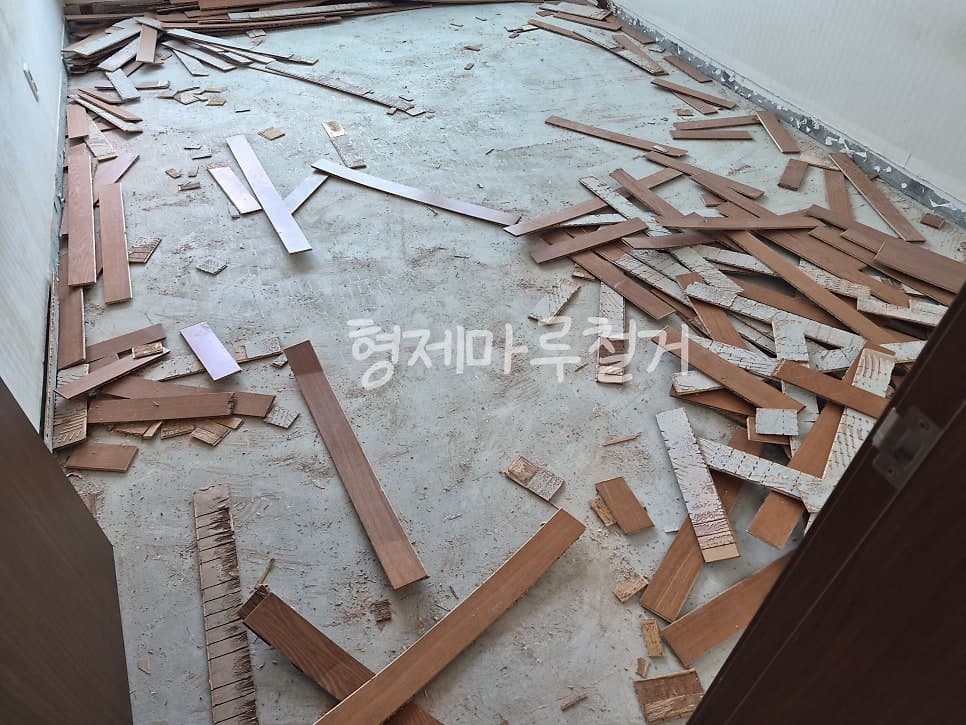 사직동 두산위브 더제니스 바닥 철거 현장 사진 15