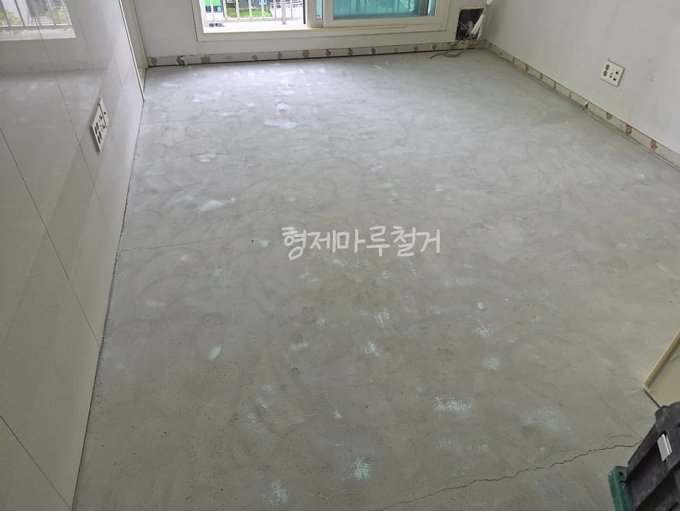 내동 LH 1단지 바닥 철거 현장 사진 2