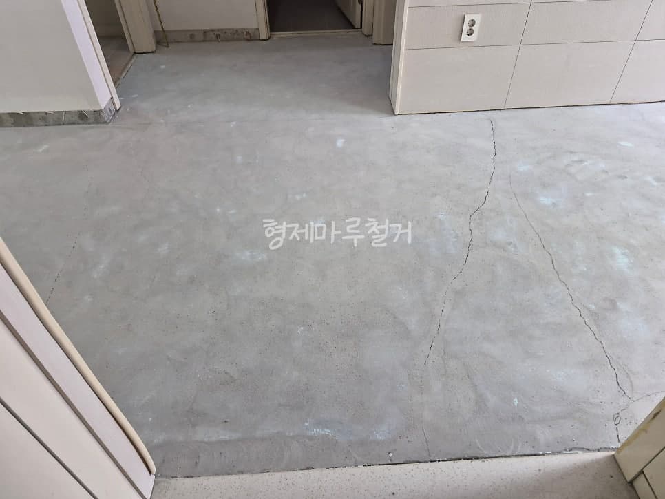 내동 LH 1단지 바닥 철거 현장 사진 6
