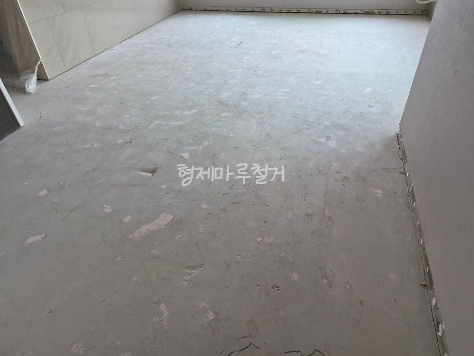 오류동 우방아이유쉘 스카이팰리스 바닥 철거 현장 사진 4