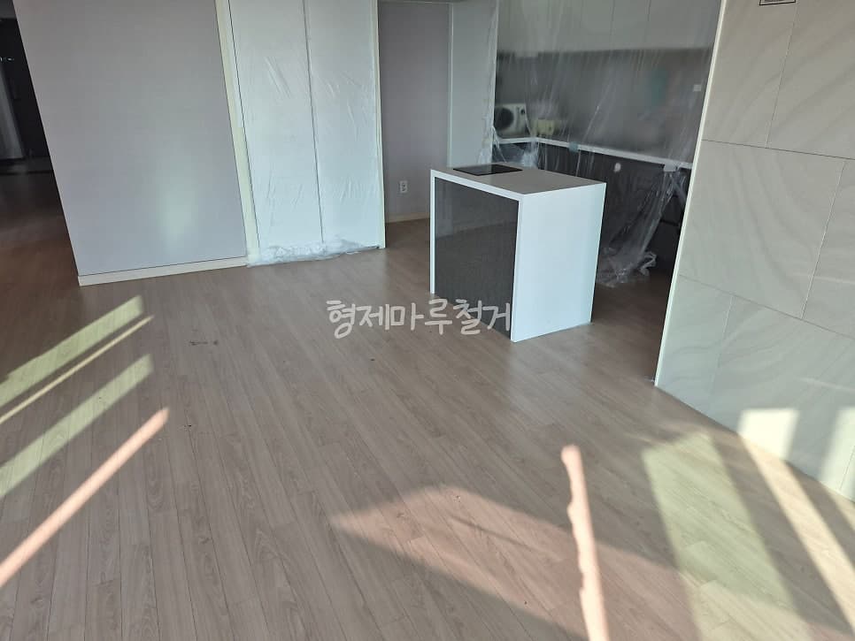 오류동 우방아이유쉘 스카이팰리스 바닥 철거 현장 사진 5