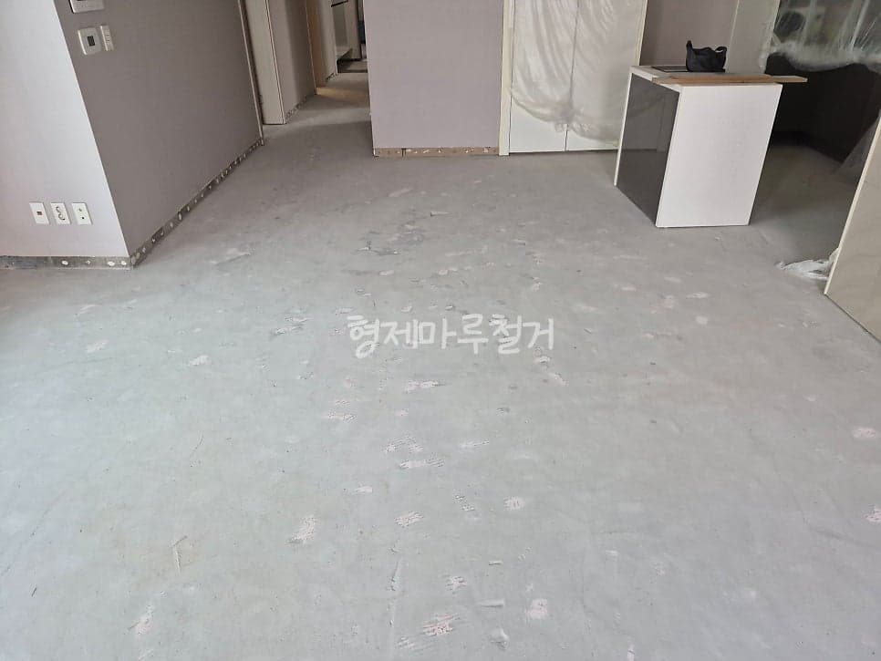 오류동 우방아이유쉘 스카이팰리스 바닥 철거 현장 사진 6
