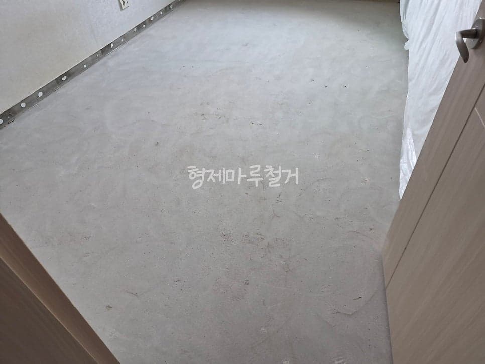 오류동 우방아이유쉘 스카이팰리스 바닥 철거 현장 사진 14