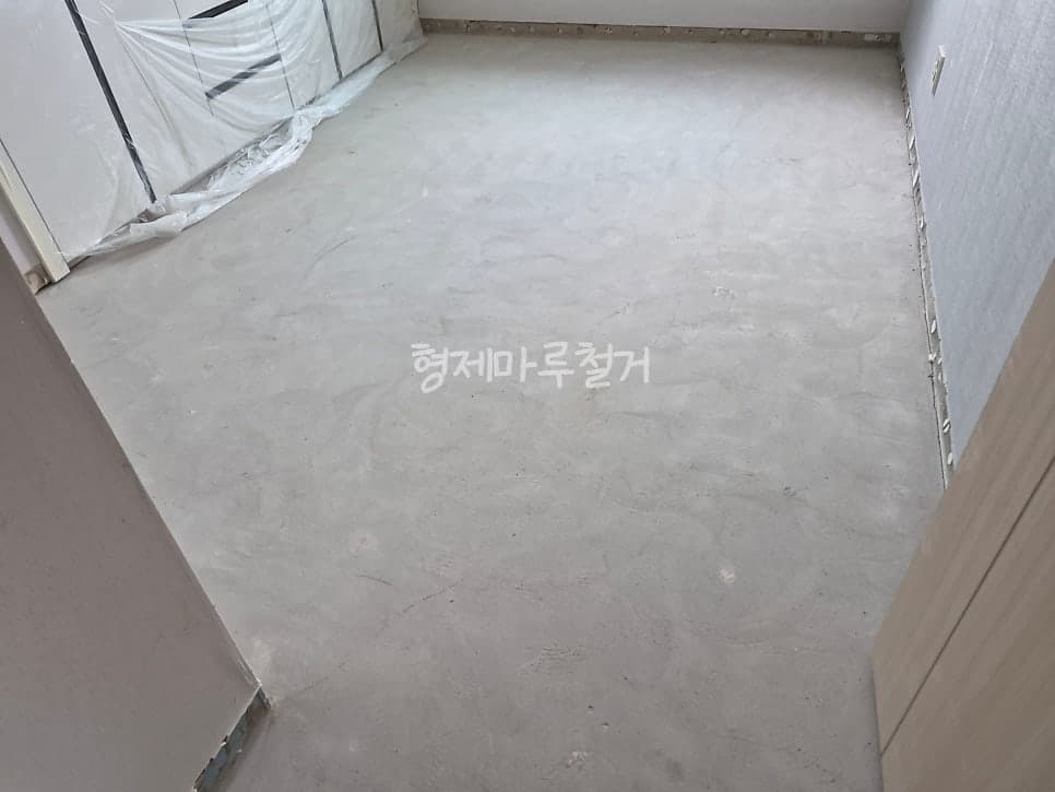 오류동 우방아이유쉘 스카이팰리스 바닥 철거 현장 사진 16