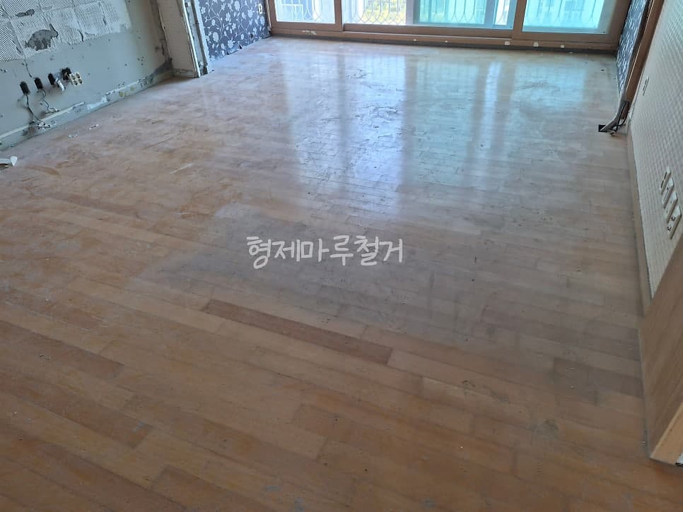 관평동 테크노 6단지 바닥 철거 현장 사진 3