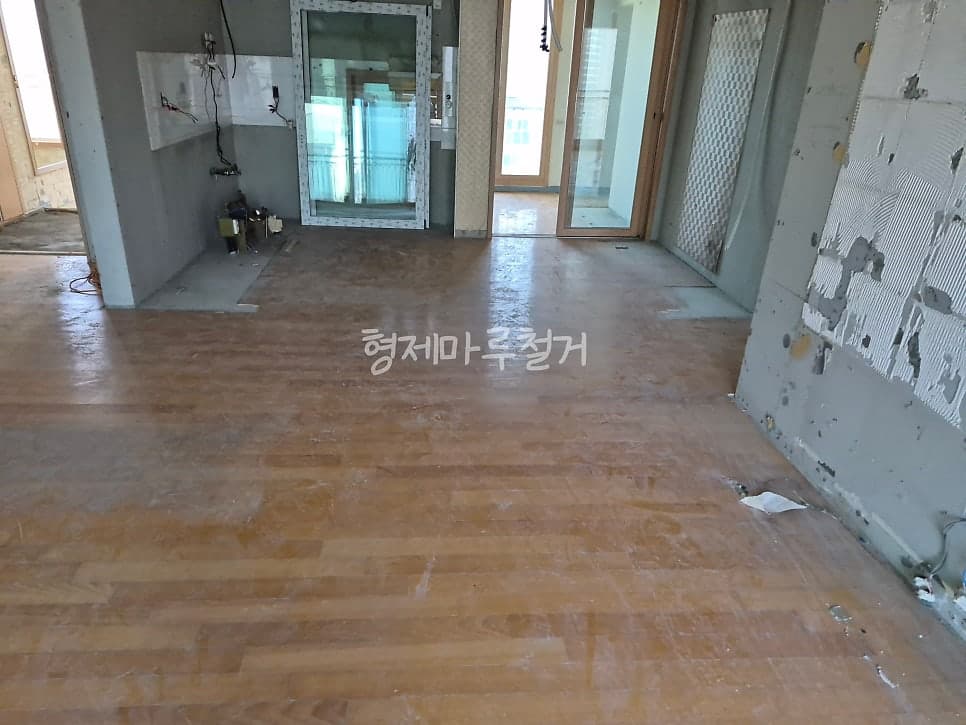 관평동 테크노 6단지 바닥 철거 현장 사진 5