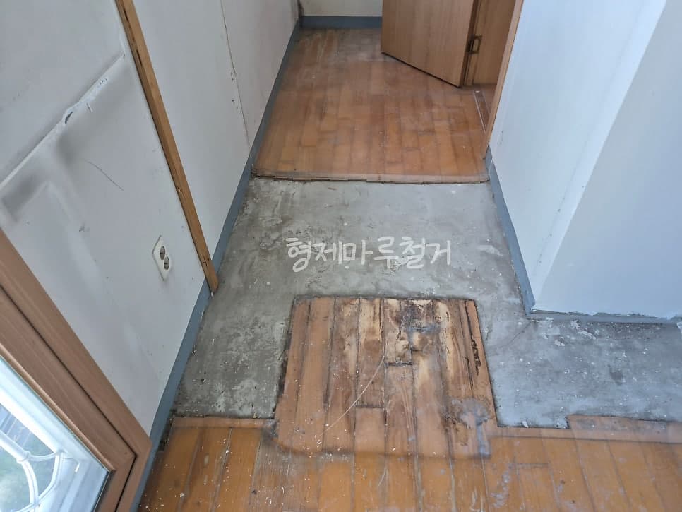 관평동 테크노 6단지 바닥 철거 현장 사진 11