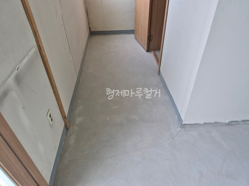 관평동 테크노 6단지 바닥 철거 현장 사진 12